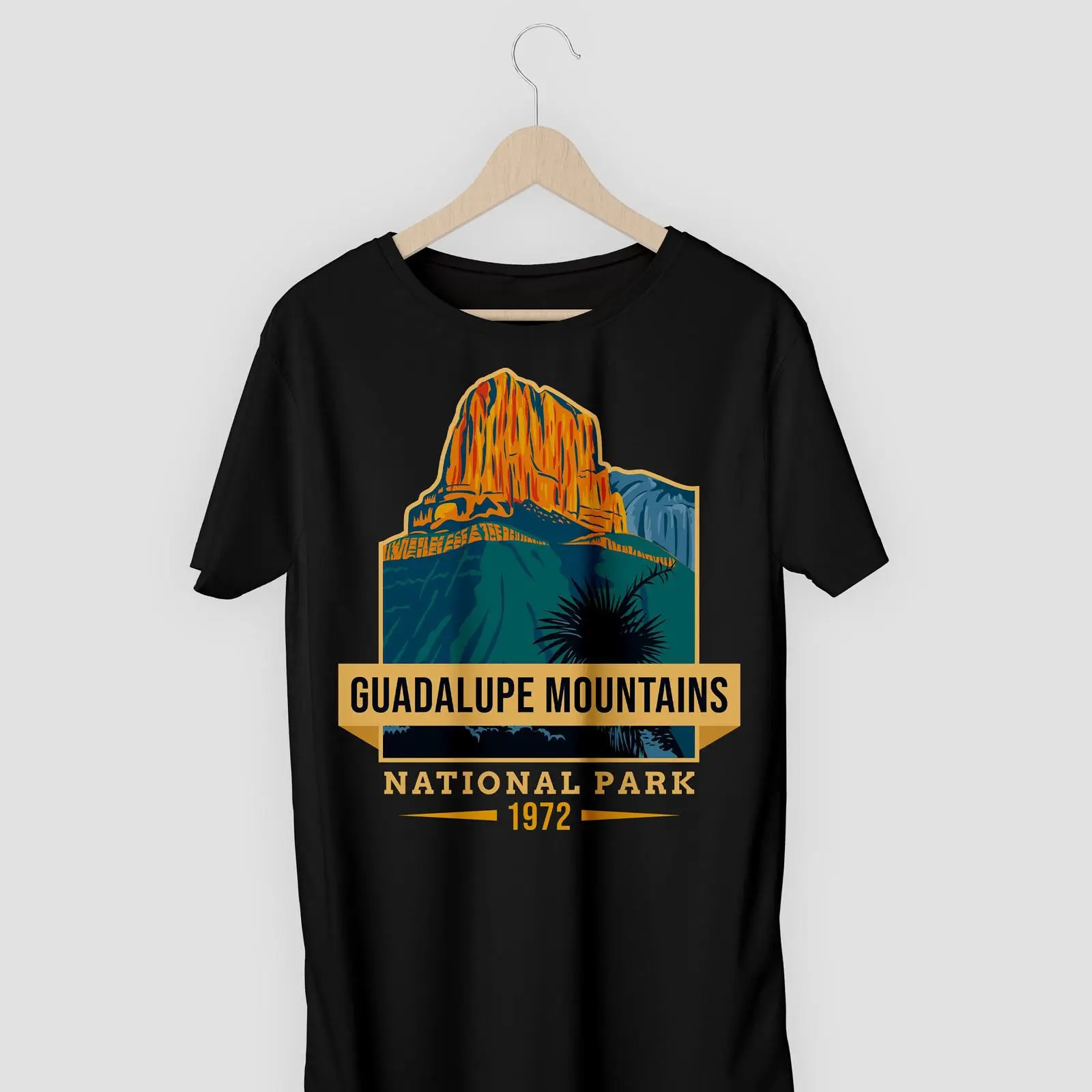 Outdoor Camping In Texas - تي شيرت Vintage Guadalupe Mountains National